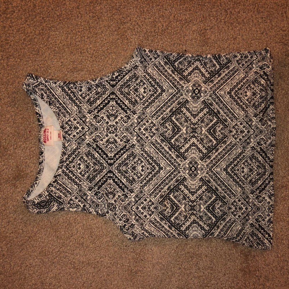 Cropped Tank - Picture 2 of 2